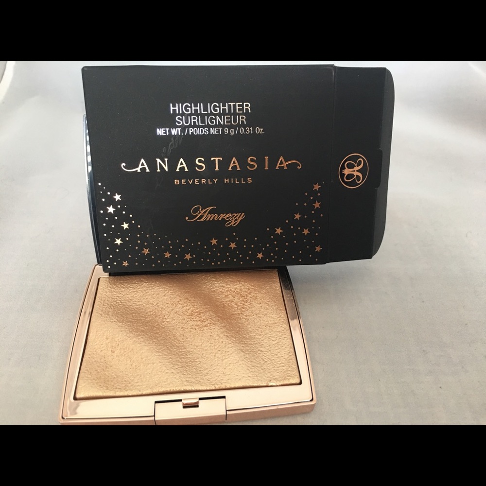 Anastasia Beverly Hills AMREZY Highlighter